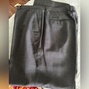 Like new, men’s, Reaction Kenneth Cole Gray Dress Pants. 36x30.